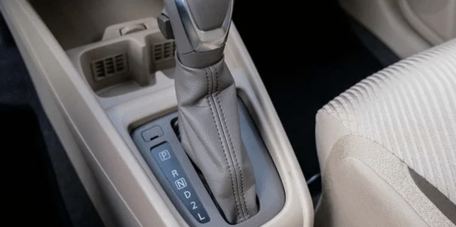 Mengenal Arti Huruf dan Angka pada Persneling Mobil Matic